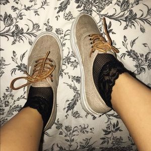 Vans “Washed Canvas” Creme/Tru White